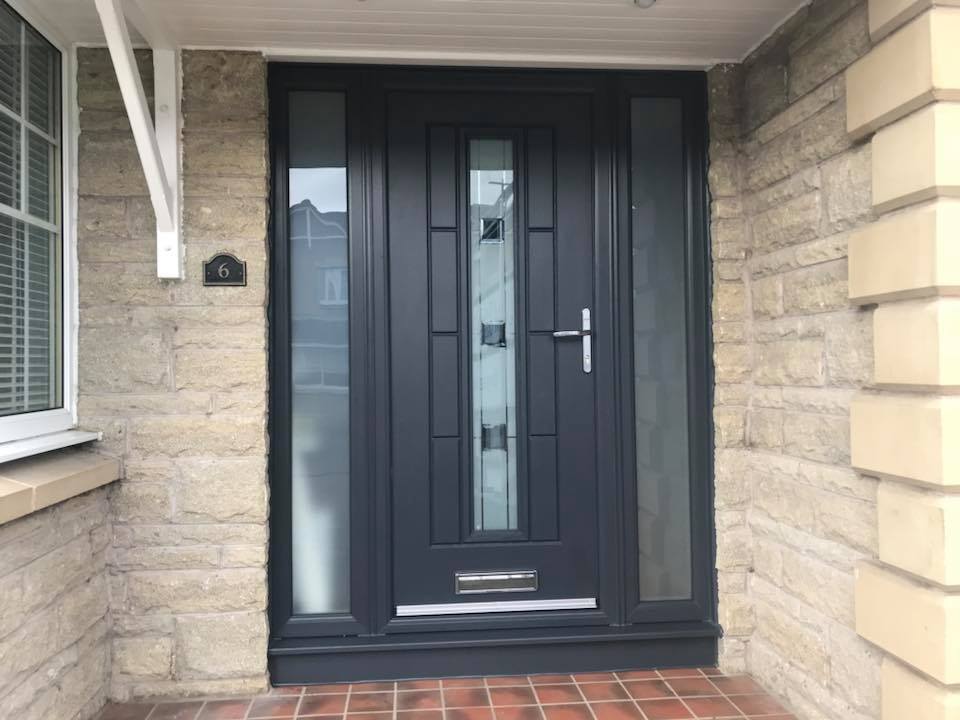 Anthracite Grey in White Rockdoor